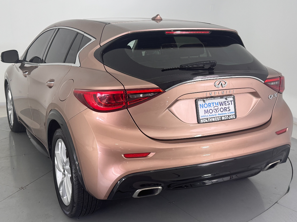 2017 INFINITI QX30