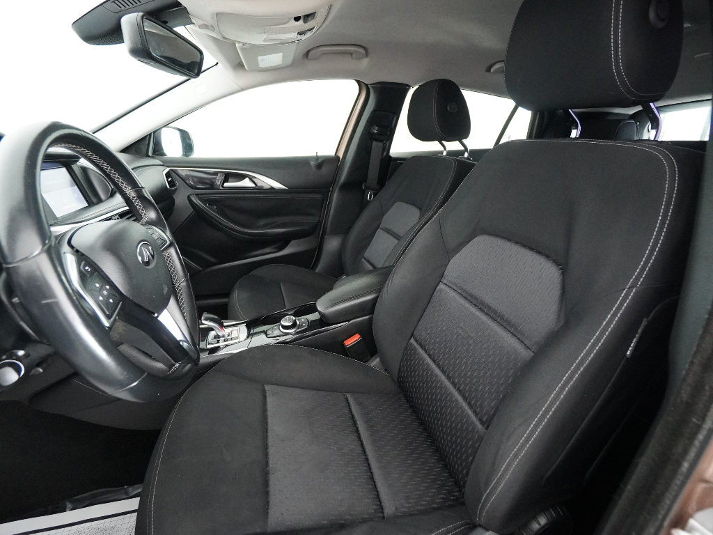 2017 INFINITI QX30