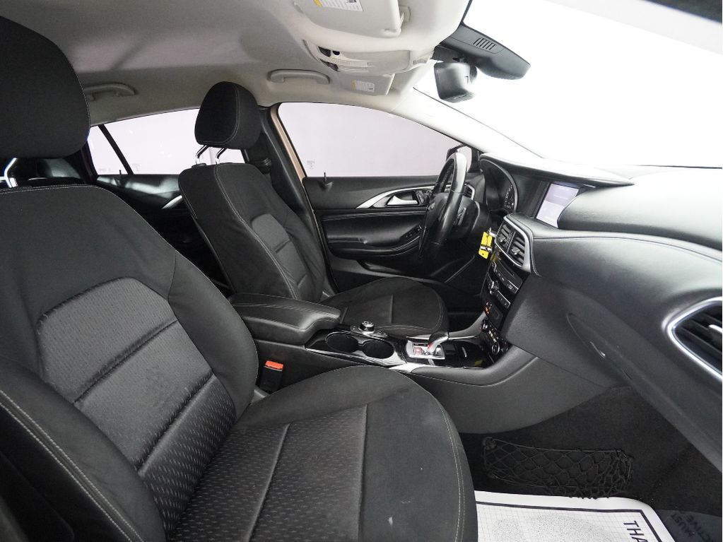 2017 INFINITI QX30