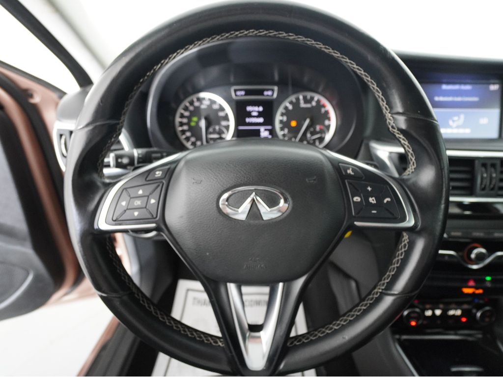 2017 INFINITI QX30