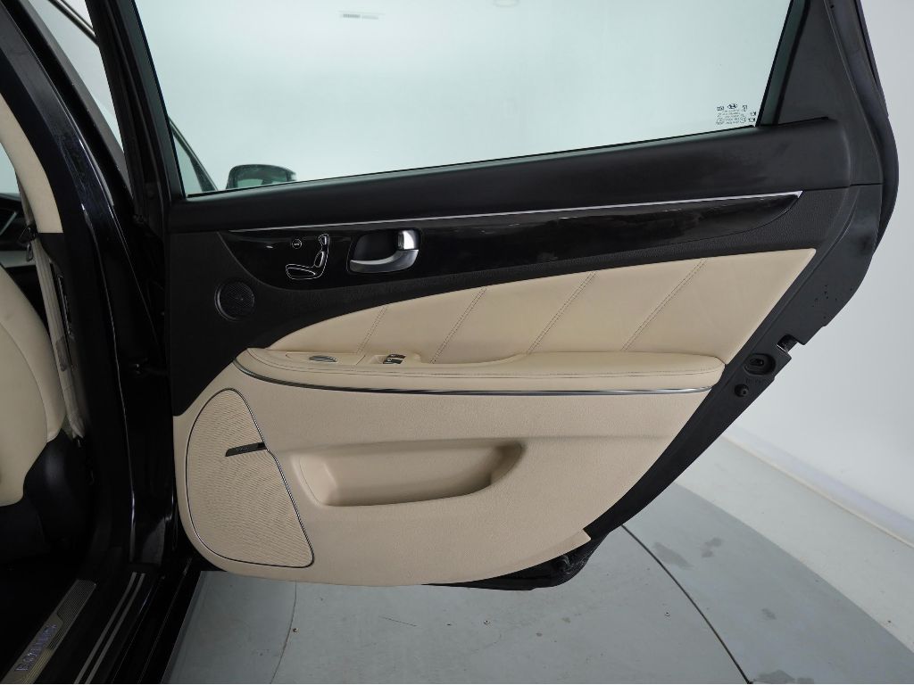2016 Hyundai Equus